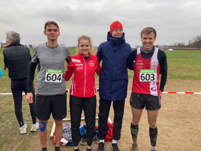 Dmitrii, Annika, Jonas und Lothar während Christophs Lauf